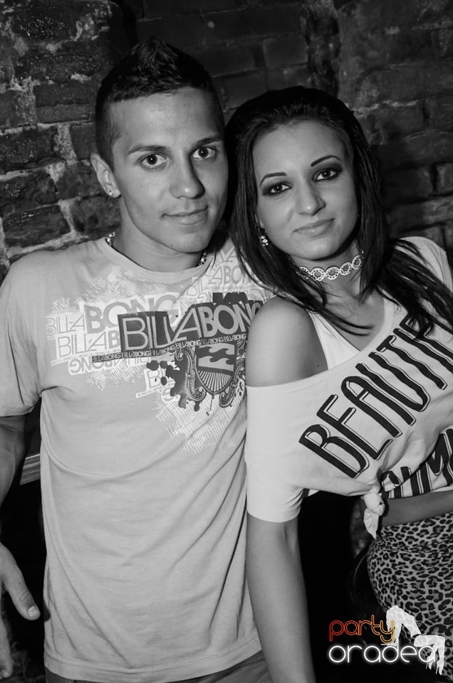 Party all night long în Club Escape, 