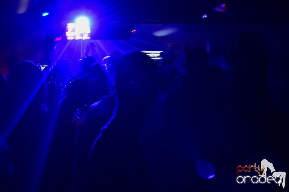 Party all night long în Club Escape, 