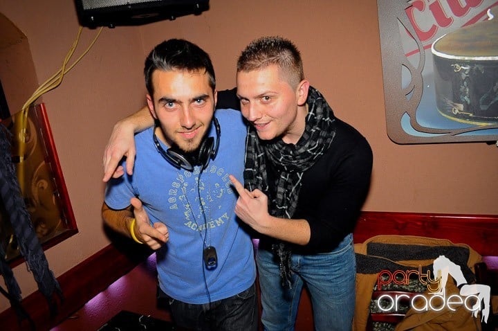 Party anti-fiţe continuă în Chanson, 