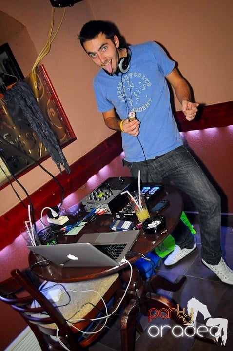 Party anti-fiţe continuă în Chanson, 