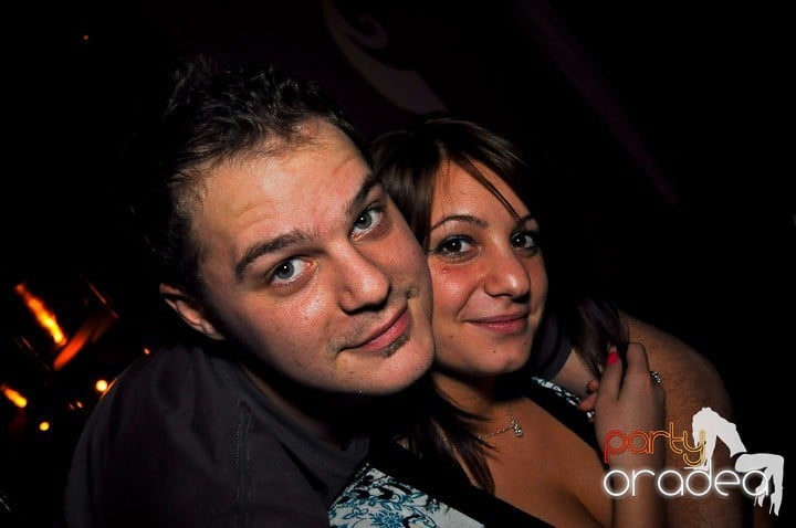 Party anti-fiţe continuă în Chanson, 