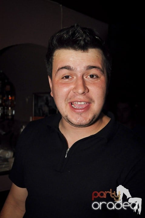 Party anti-fiţe continuă în Chanson, 