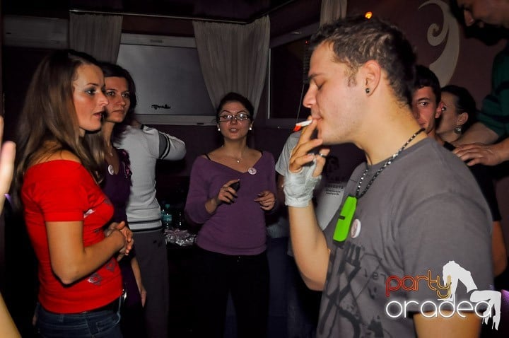 Party anti-fiţe continuă în Chanson, 