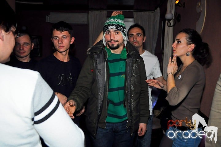 Party anti-fiţe continuă în Chanson, 