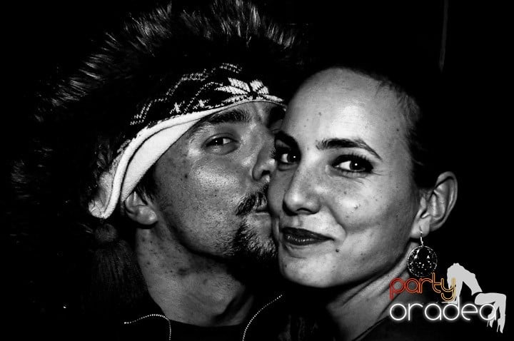 Party anti-fiţe continuă în Chanson, 