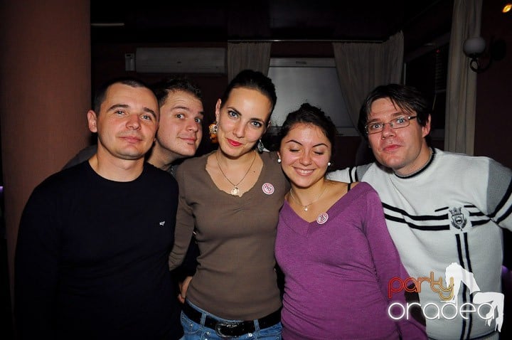 Party anti-fiţe continuă în Chanson, 