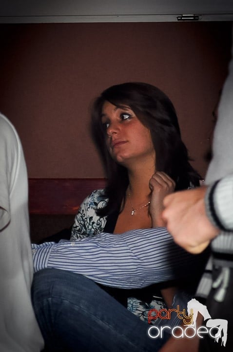 Party anti-fiţe continuă în Chanson, 