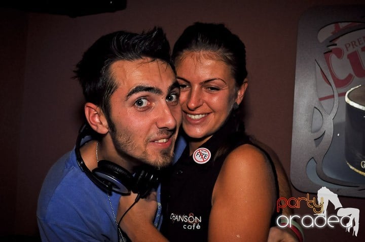 Party anti-fiţe continuă în Chanson, 