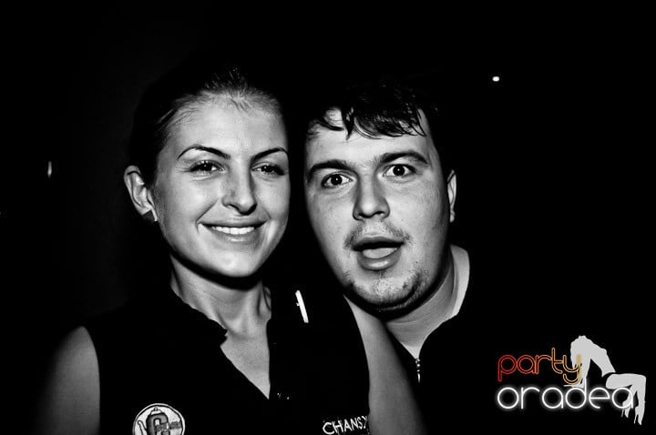 Party anti-fiţe continuă în Chanson, 