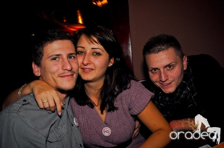 Party anti-fiţe continuă în Chanson, 