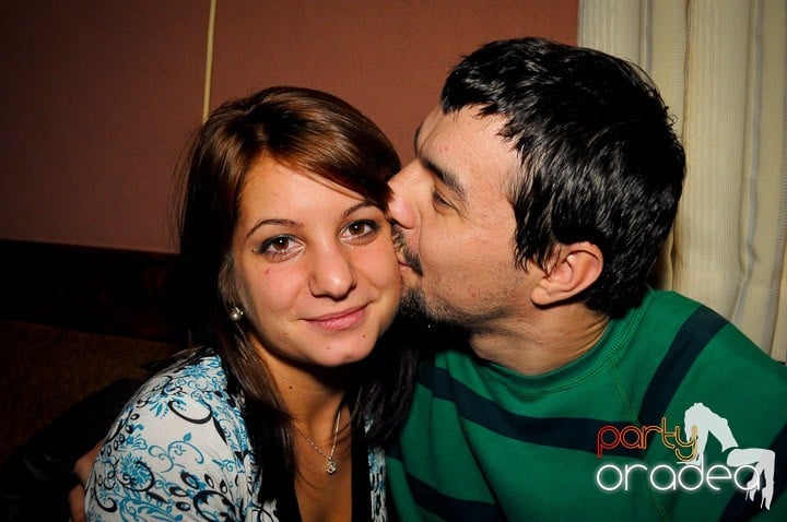 Party anti-fiţe continuă în Chanson, 