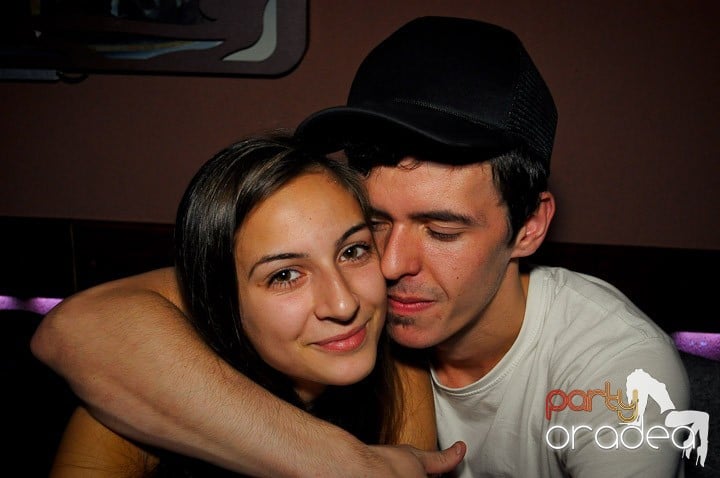 Party anti-fiţe continuă în Chanson, 