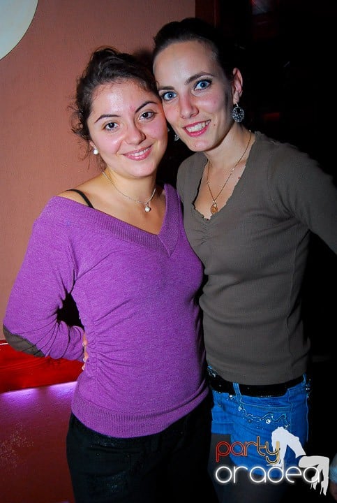 Party anti-fiţe continuă în Chanson, 