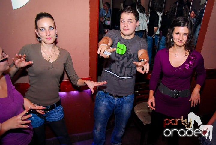 Party anti-fiţe continuă în Chanson, 