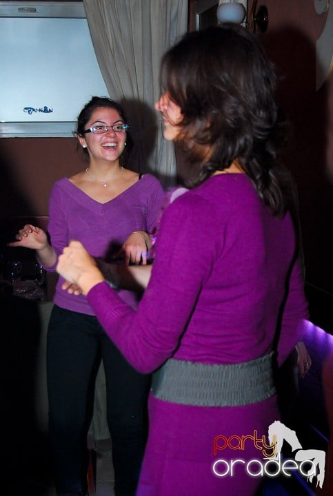 Party anti-fiţe continuă în Chanson, 