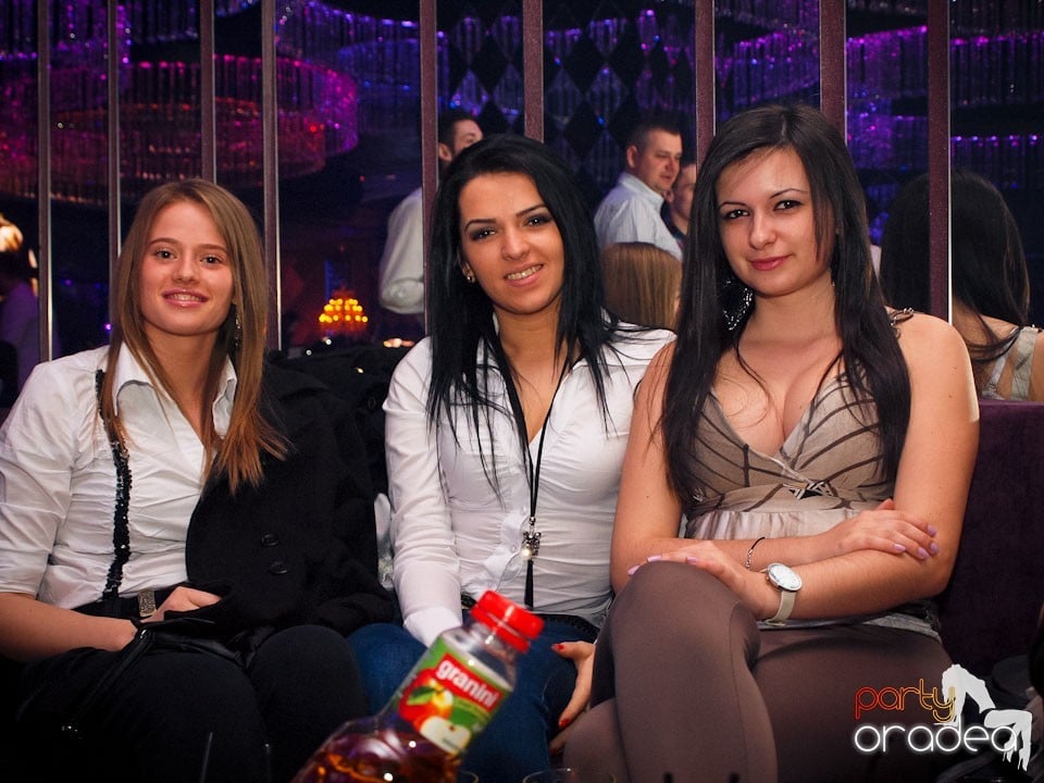Party cu Alex P in The One,