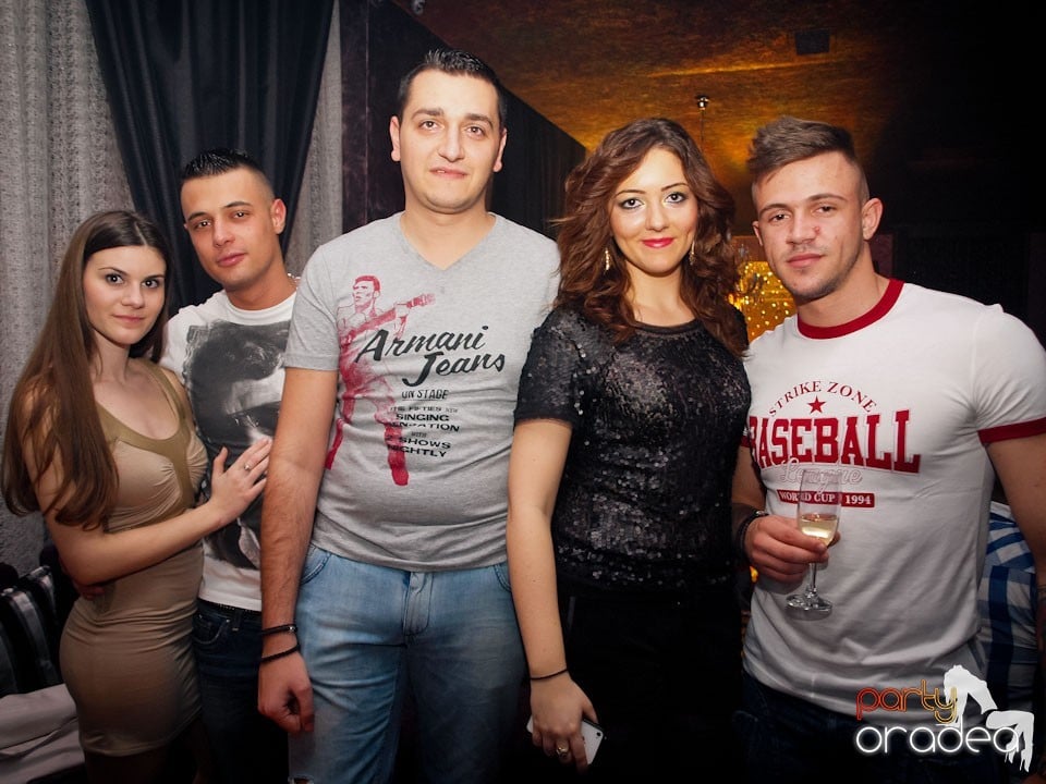 Party cu Alex P in The One,