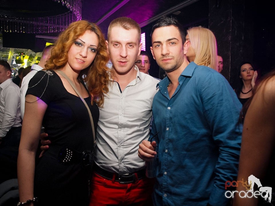 Party cu Alex P in The One,