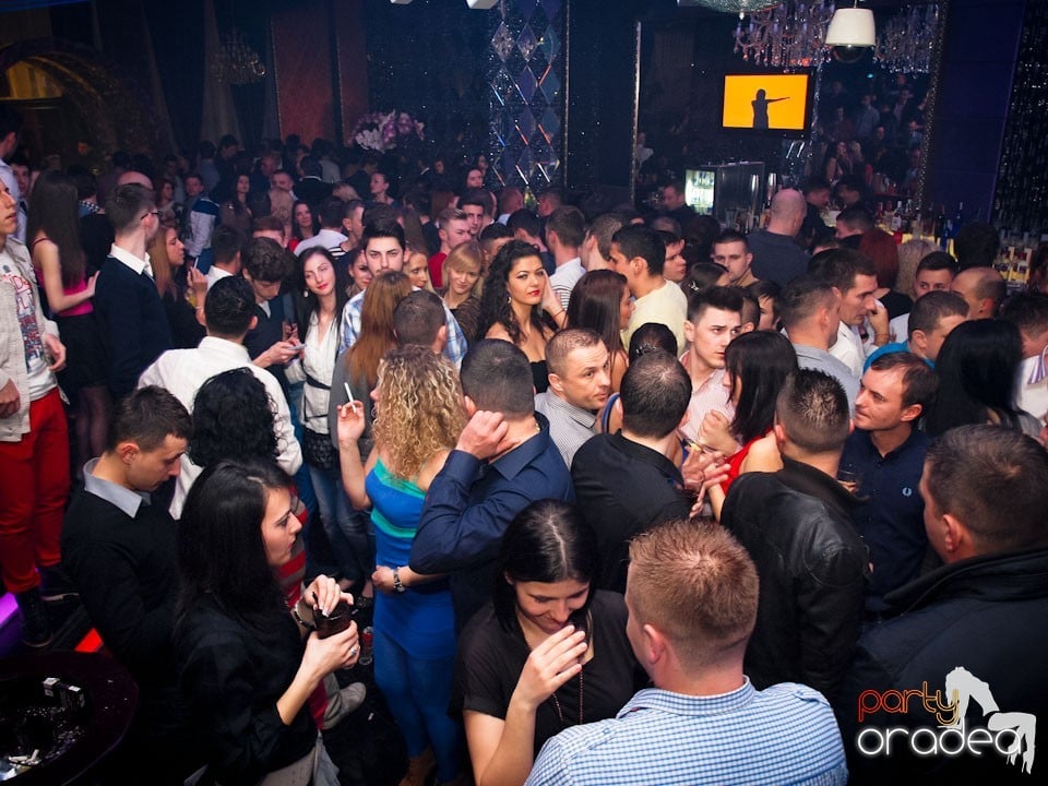 Party cu Alex P in The One,