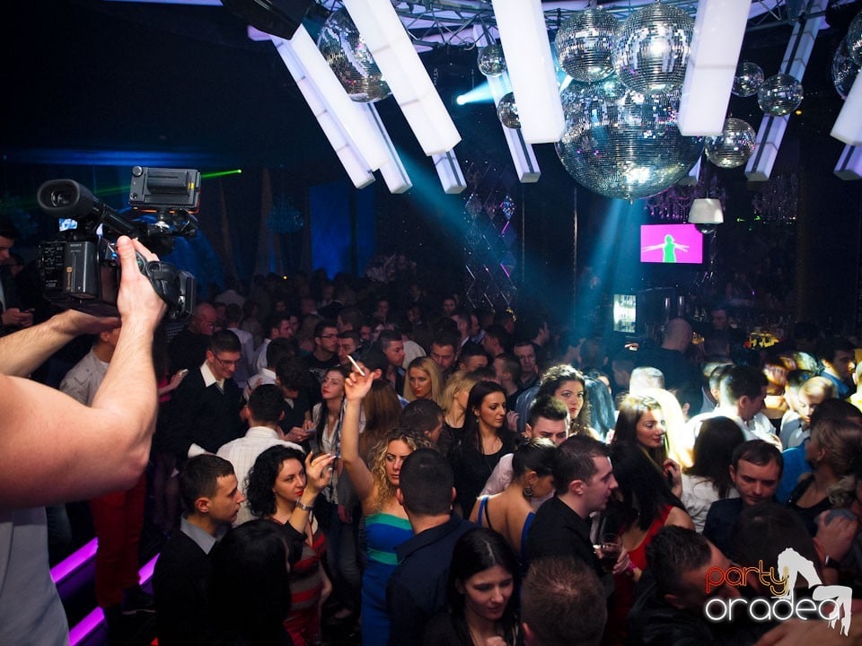 Party cu Alex P in The One,