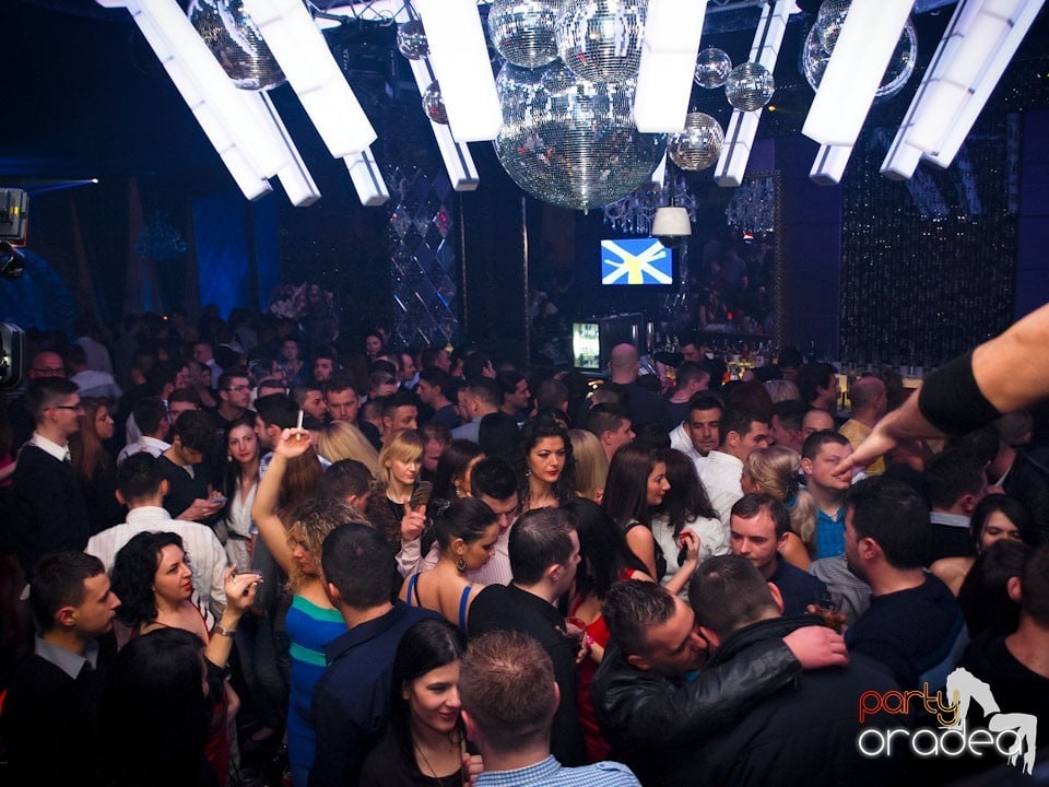 Party cu Alex P in The One,