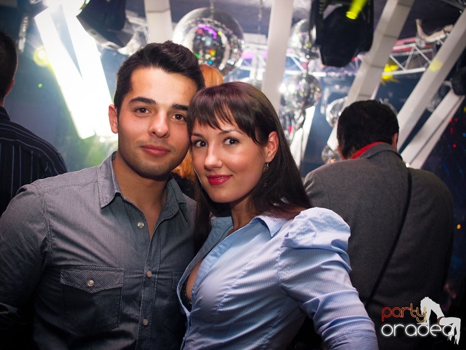 Party cu Alex P in The One,