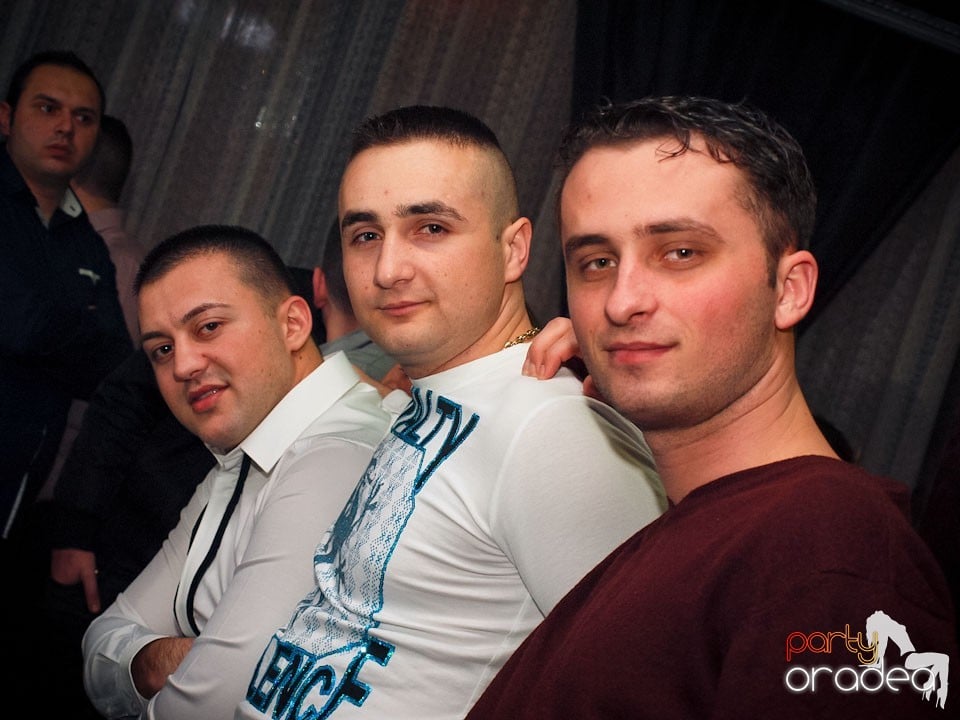 Party cu Alex P in The One,