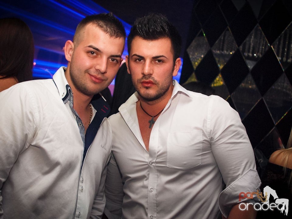 Party cu Alex P in The One,