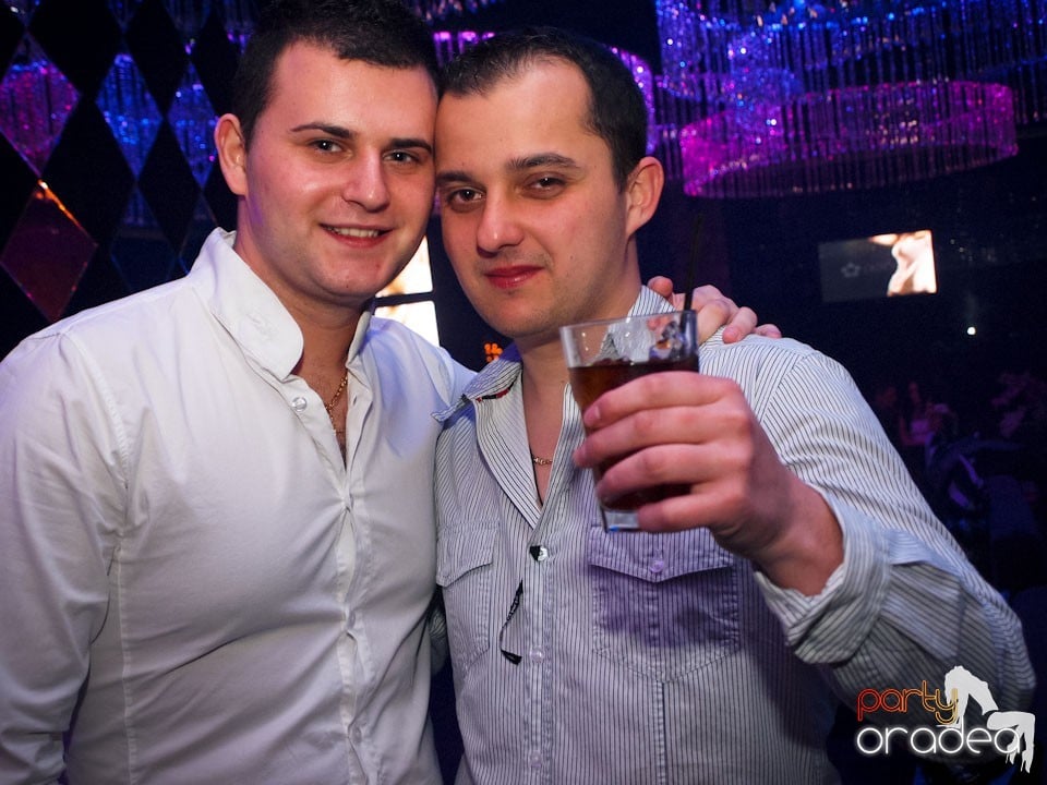 Party cu Alex P in The One,