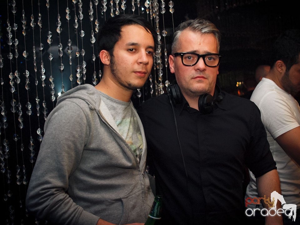 Party cu Alex P in The One,