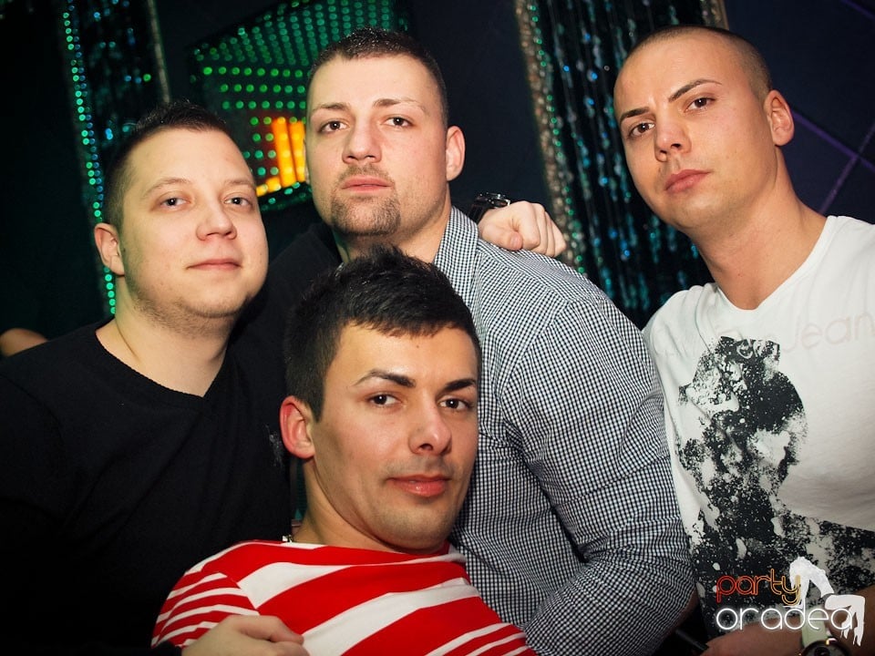 Party cu Alex P in The One,