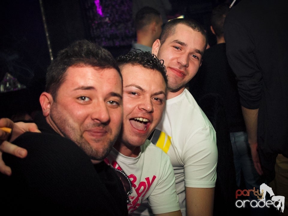 Party cu Alex P in The One,