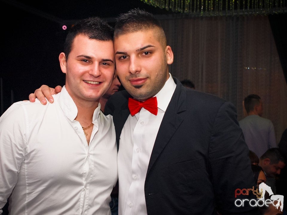 Party cu Alex P in The One,