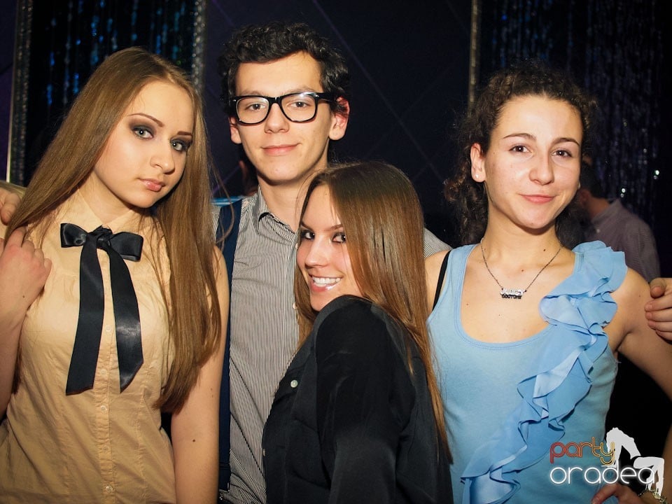 Party cu Alex P in The One,