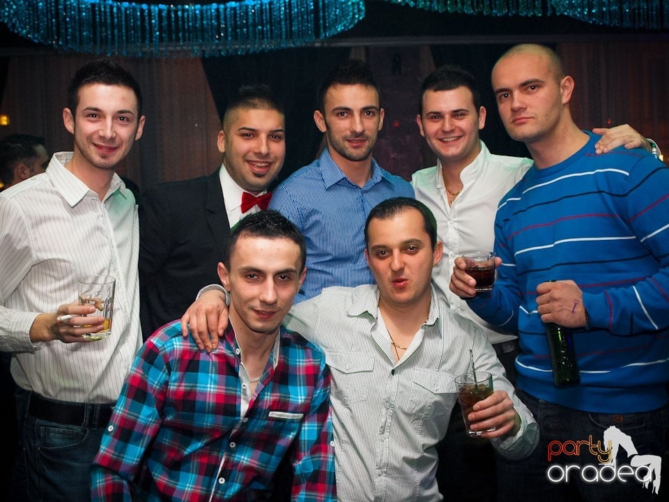 Party cu Alex P in The One,