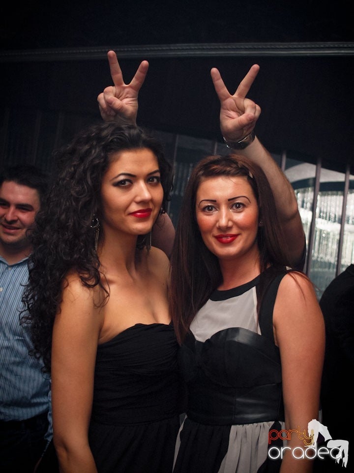 Party cu Alex P in The One,