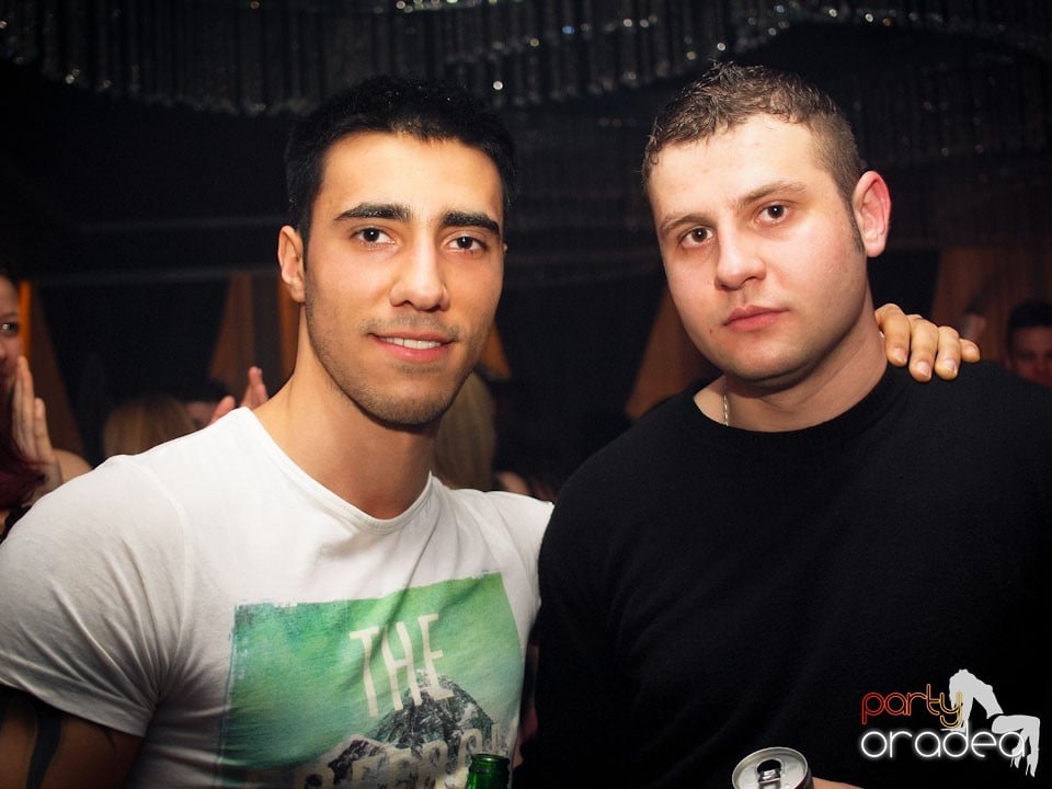 Party cu Alex P in The One,