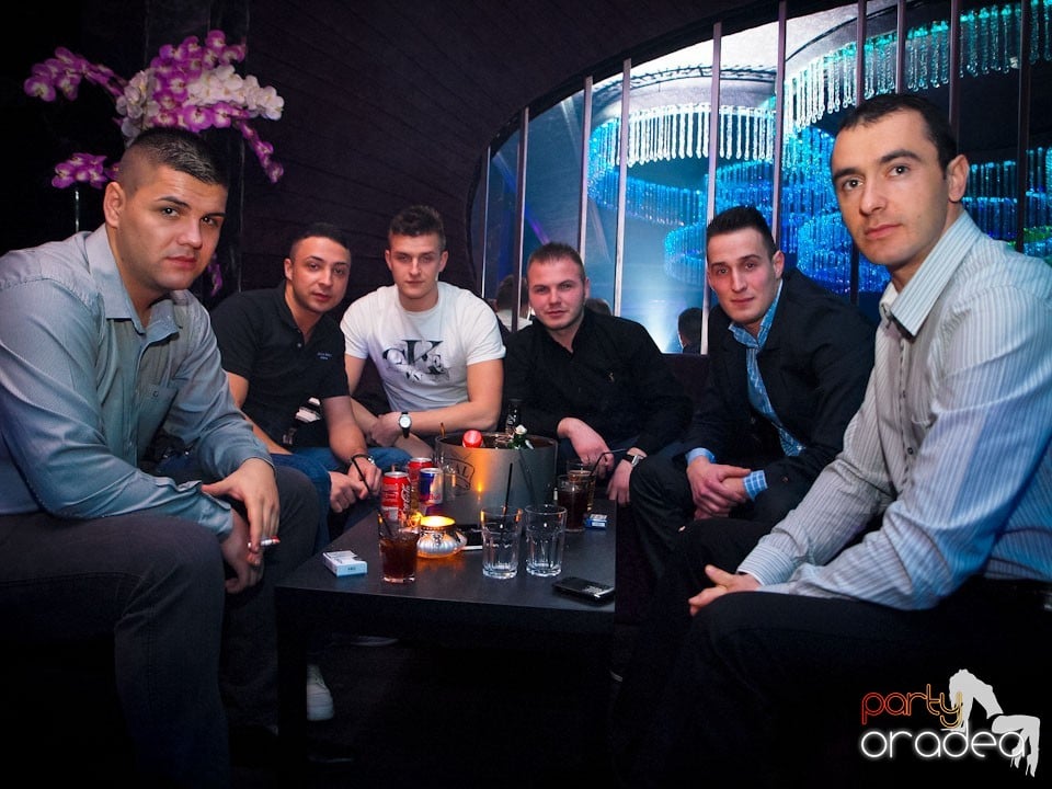 Party cu Alex P in The One,