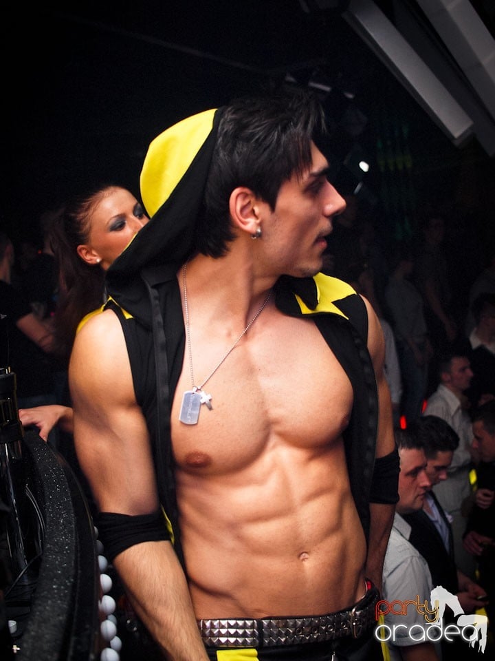 Party cu Alex P in The One,