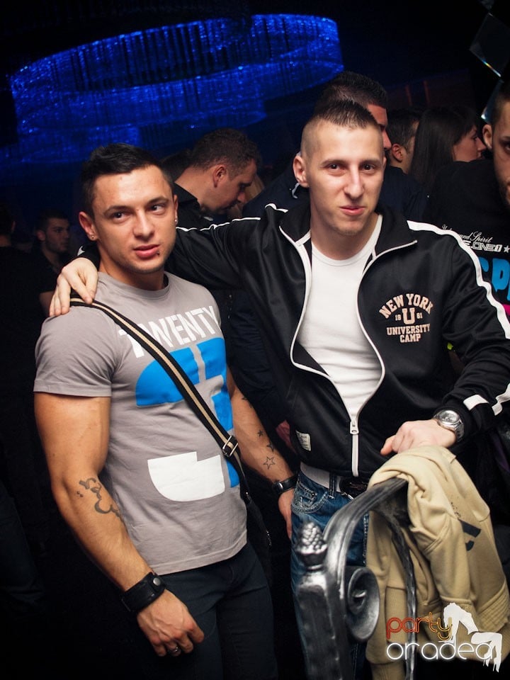 Party cu Alex P in The One,