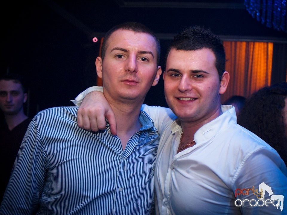 Party cu Alex P in The One,