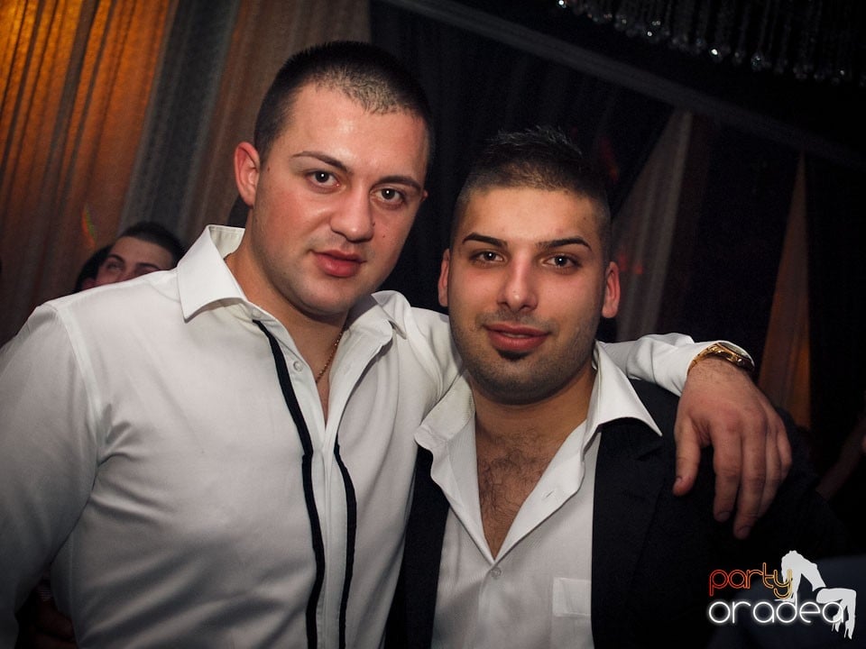 Party cu Alex P in The One,