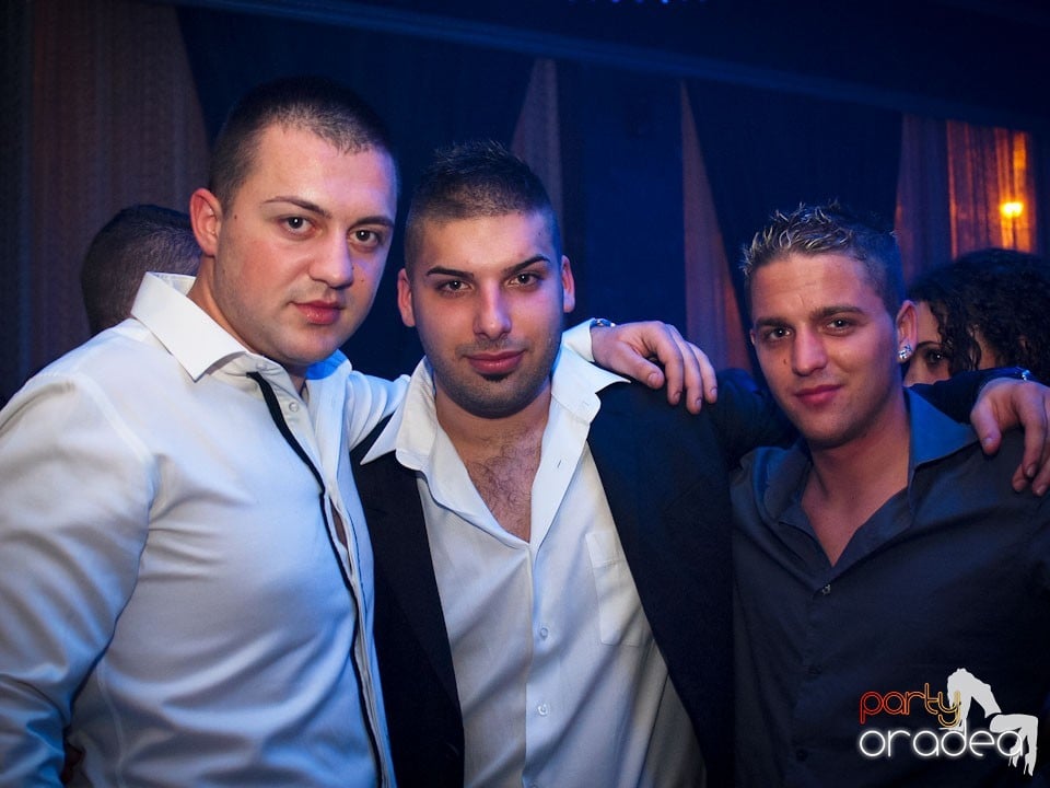 Party cu Alex P in The One,