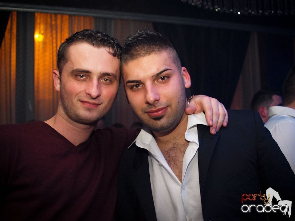 Party cu Alex P in The One,