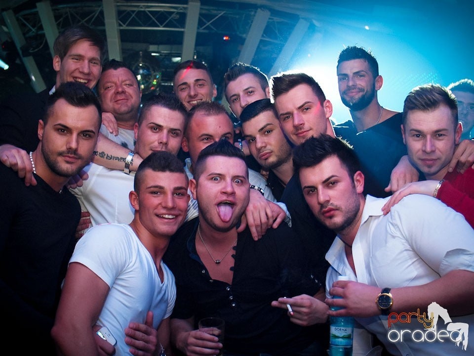 Party cu Alex P in The One,