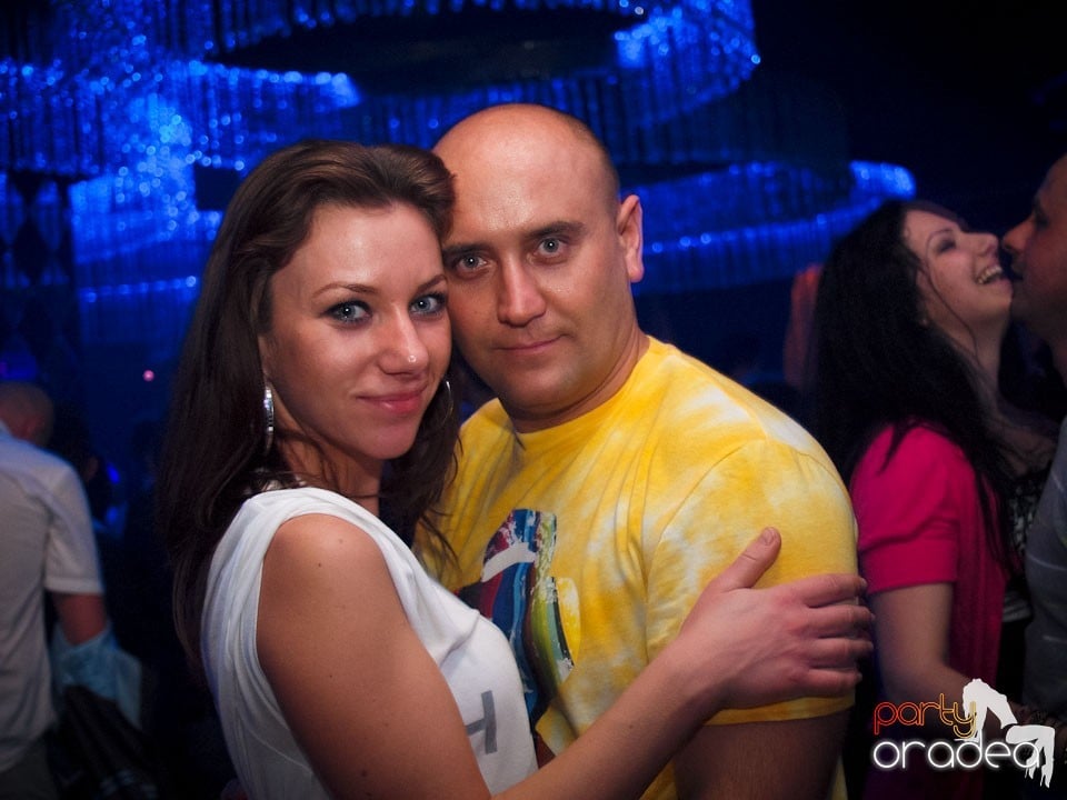 Party cu Alex P in The One,