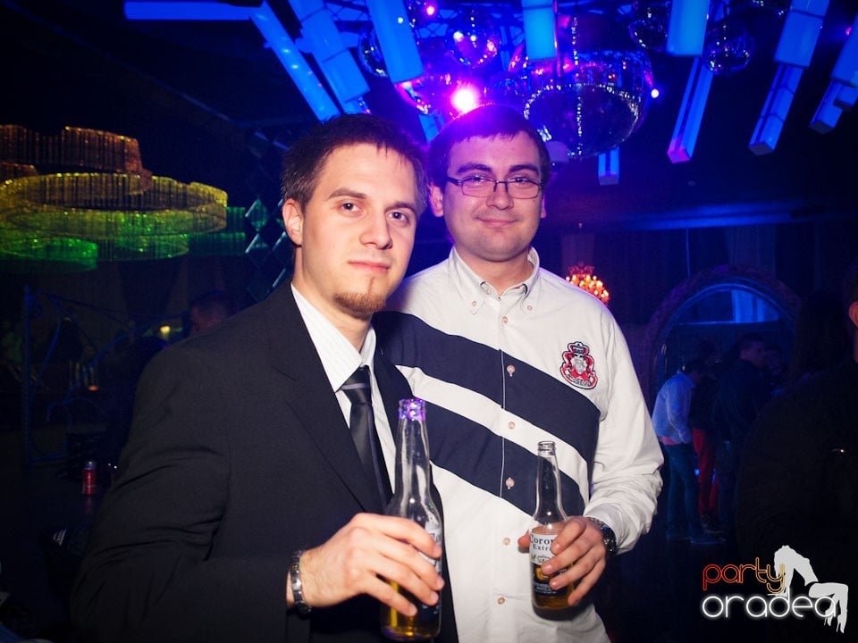 Party cu Alex P in The One,