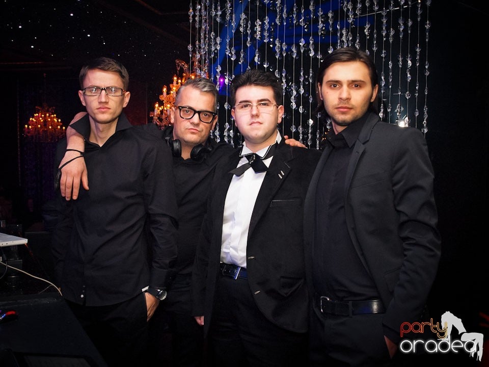 Party cu Alex P in The One,
