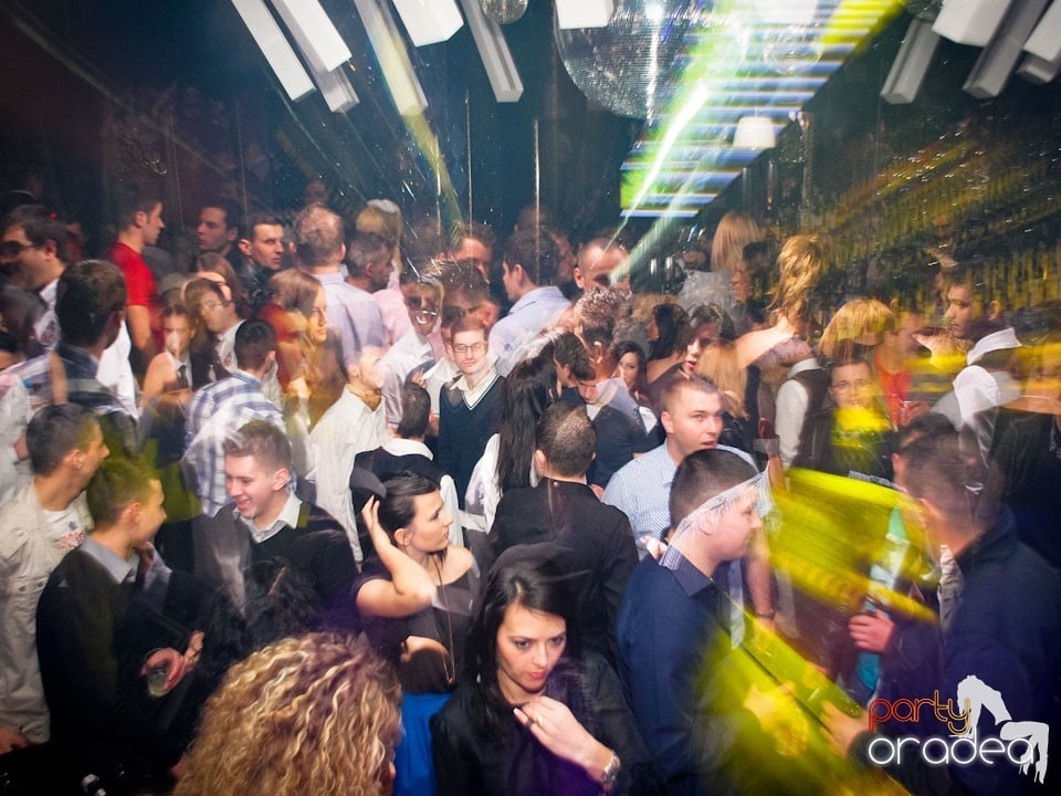 Party cu Alex P in The One,
