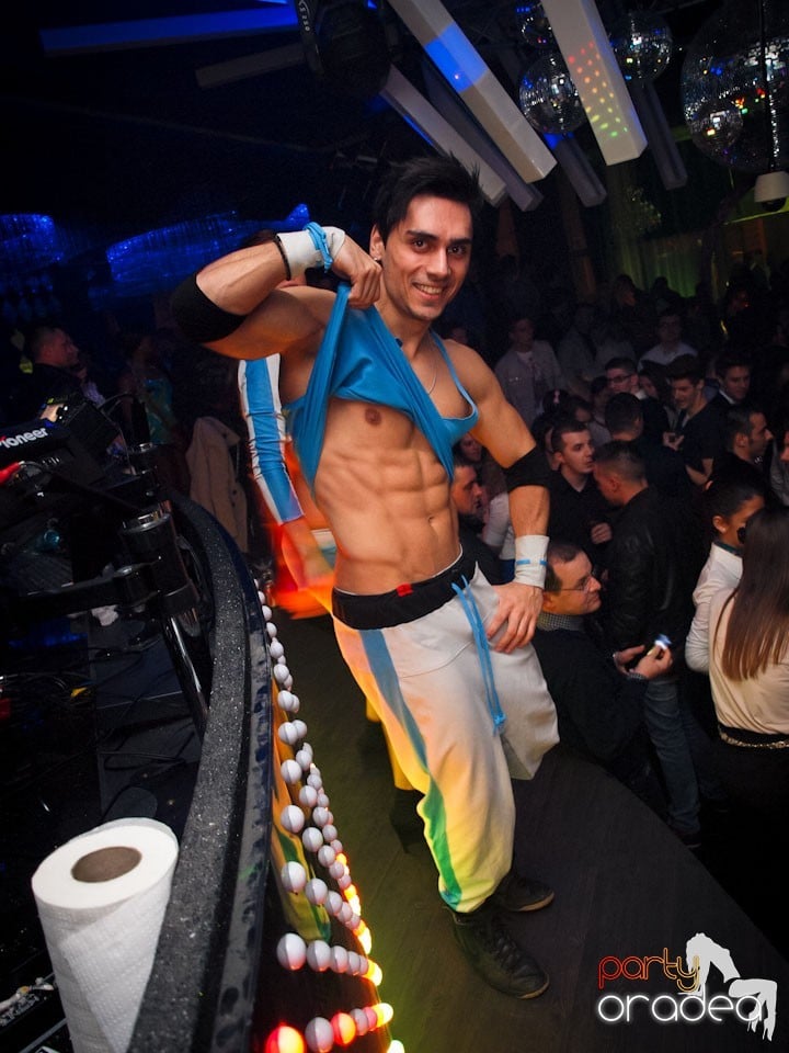 Party cu Alex P in The One,